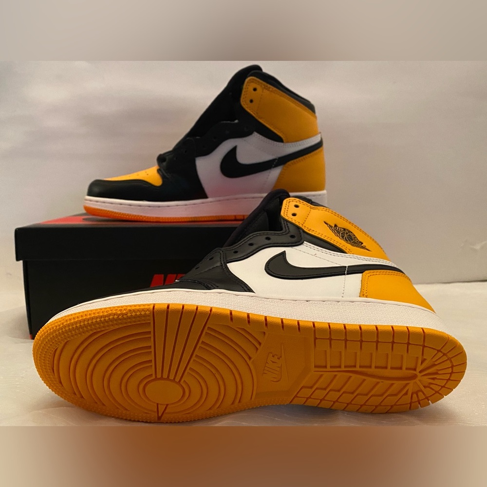 NIKE AIR JORDAN 1 HIGH OG TAXI 6.5 youth size or 8 womens or 6.5 mens
